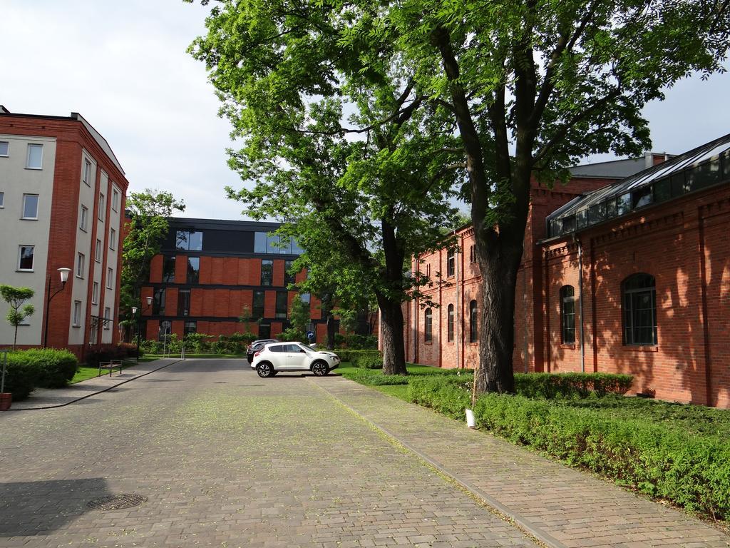 Best Inn Poznan Apartament Wojskowa Экстерьер фото